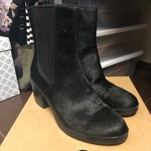 🆕 UGG Camden Exotic Booties 👢